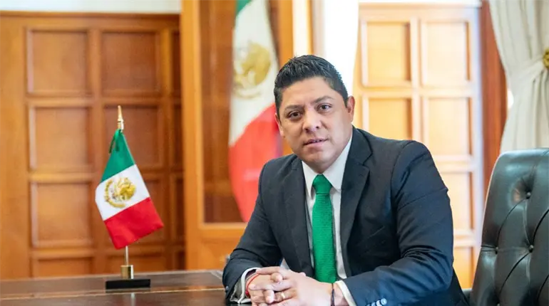 "Tenemos 80 a&ntilde;os con gobernadores hombres": Gobernador de SLP respalda &acute;Ley Esposa&acute;