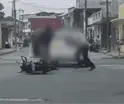 Conductores de auto y moto protagonizan pelea en calles de Cunduac&aacute;n