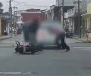 Conductores de auto y moto protagonizan pelea en calles de Cunduac&aacute;n