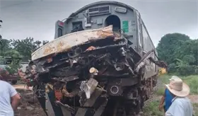 Tr&aacute;iler colisiona contra Tren Interoce&aacute;nico en Chiapas