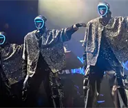 Robots se roban show al bailar como profesionales durante concierto en China