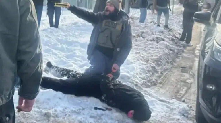 ICE contrat&oacute; a empresa para rastrear migrantes con cazarrecompensas, revela The Intercept