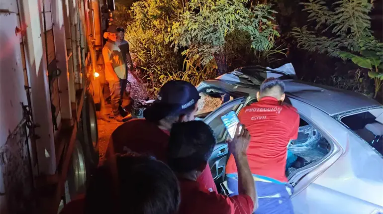 4 personas fallecidas y da&ntilde;os materiales dejan accidentes carreteros en Tabasco