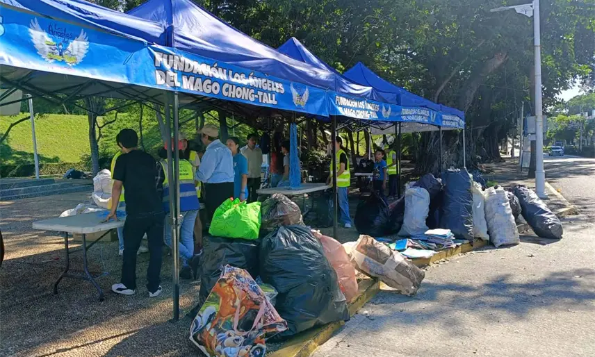 Realiza Fundación Ángeles del Mago Chong-Tall última jornada de 2025 de recolección de material para reciclar
