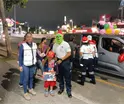 &iexcl;Param&eacute;dicos adelantan la Navidad! Reparten juguetes a ni&ntilde;os en Villahermosa