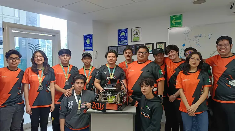Estudiantes del Tec Milenio de Villahermosa crean robot lanza pelotas