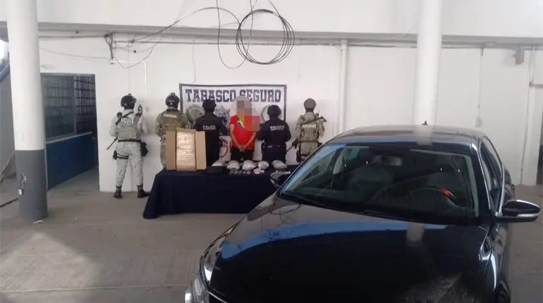 Aseguran en Comalcalco a sujeto con cargamento de presunta droga