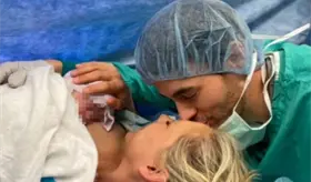Enrique Iglesias y Anna Kournikova reciben a su cuarto hijo