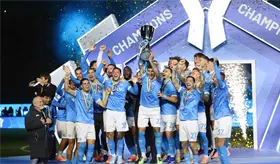 Napoli conquista la Supercopa de Italia frente al Bologna