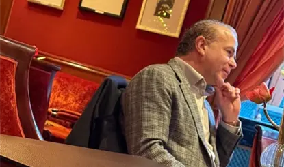 Captan a due&ntilde;o de Miss Universe, Ra&uacute;l Rocha, en bar de Par&iacute;s