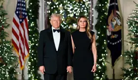 Donald y Melania Trump comparten postal navide&ntilde;a desde La Casa Blanca