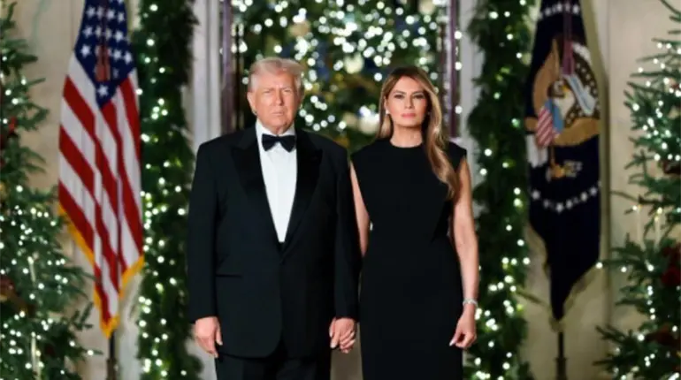 Donald y Melania Trump comparten postal navide&ntilde;a desde La Casa Blanca
