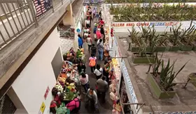 Van tabasque&ntilde;os de &uacute;ltima hora al &acute;Pino Su&aacute;rez&acute; por compras para cena navide&ntilde;a