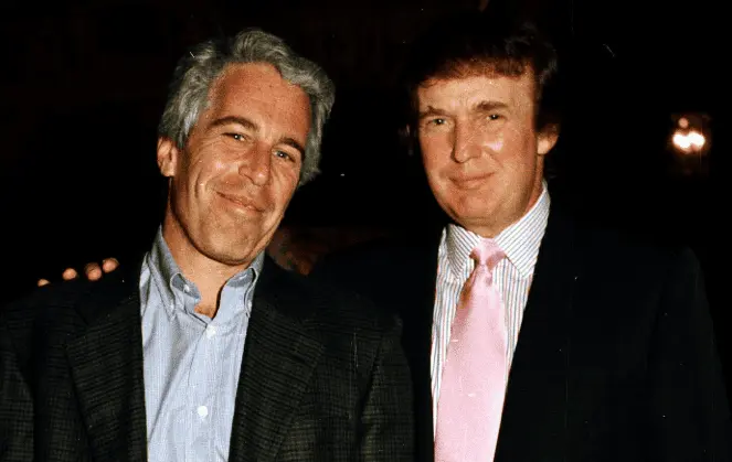 Trump viaj&oacute; al menos 8 veces en el avi&oacute;n de Epstein, revelan nuevos documentos