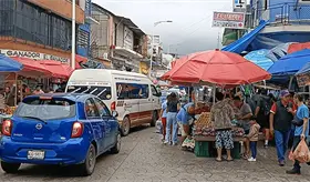 Golpea ingresos de locatarios del &acute;Pino Su&aacute;rez&acute; aumento de ambulantes