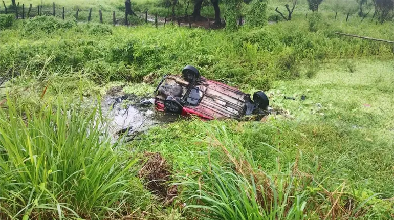 Fallece mujer en accidente en Teapa tras volcar su veh&iacute;culo