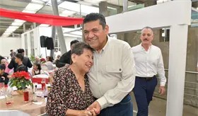 May celebra brindis navide&ntilde;o con usuarios de Centros Asistenciales del DIF Tabasco
