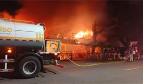 Incendios en Para&iacute;so durante Navidad consumen palapa y dejan un lesionado