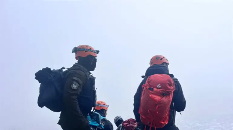 Rescatan cuerpo de alpinista en el Iztacc&iacute;huatl; labores tardaron 20 horas