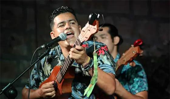 Cantautor tabasque&ntilde;o denuncia "estafa" en cirug&iacute;a de c&aacute;lculos renales