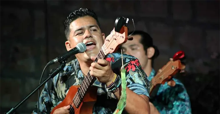 Cantautor tabasque&ntilde;o denuncia "estafa" en cirug&iacute;a de c&aacute;lculos renales