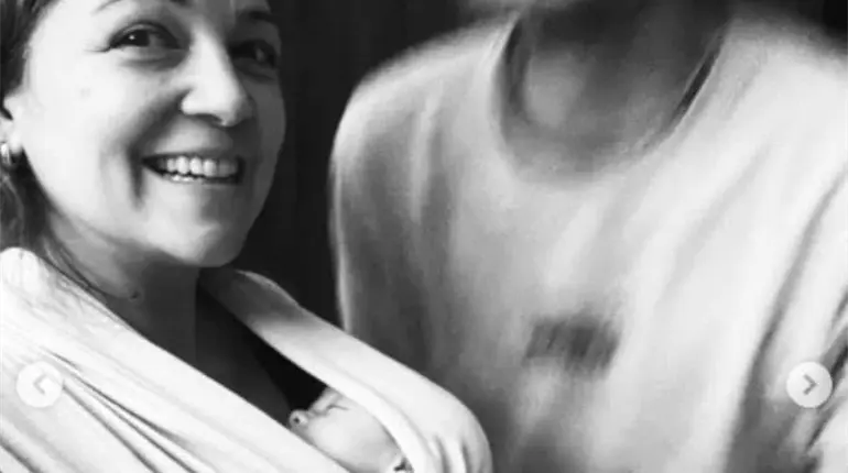 Natalia Lafourcade comparte que ya es mam&aacute;