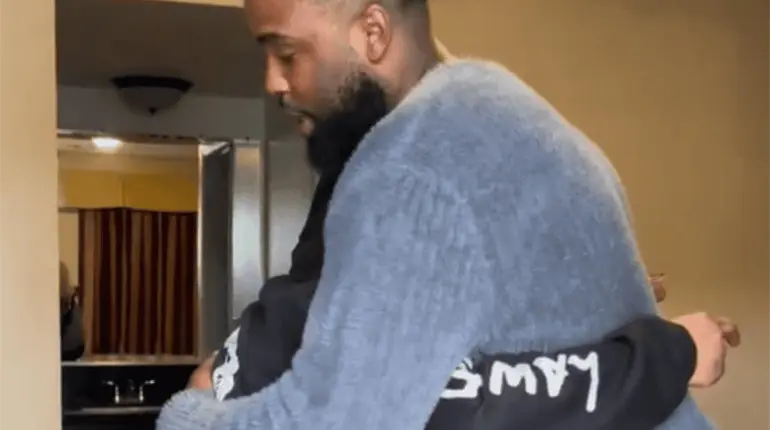 Actor de &acute;El Manual de Ned&acute;, muestra su apoyo a Tylor Chase y busca ingresarlo a rehabilitaci&oacute;n