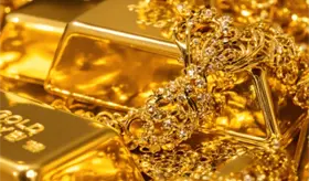 El oro supera por primera vez los 4 mil 500 d&oacute;lares en v&iacute;speras de Navidad