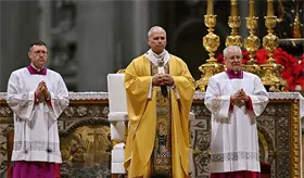 Mientras el hombre quiere ser Dios, Dios quiere ser hombre para liberarnos: Papa Le&oacute;n XIV en su primera Navidad