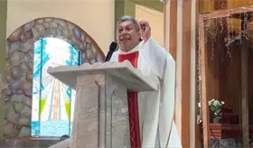 Hoy es un d&iacute;a para empezar de nuevo, buscar la uni&oacute;n en familia y corregir el camino: Padre tiktokero