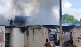 Cortocircuito provoca incendio en vivienda del fraccionamiento 27 de Octubre en Centro