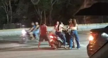 Pelean mujeres en plena Nochebuena en Para&iacute;so