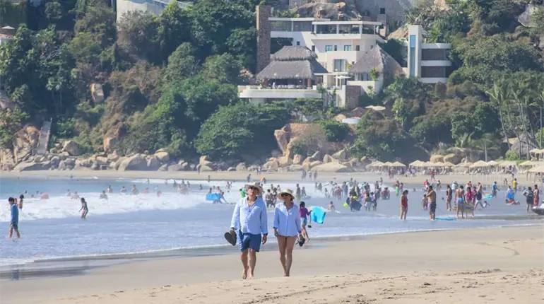 "Miren qu&eacute; bien est&aacute;": Sheinbaum invita a visitar Acapulco