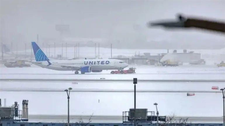 Aerol&iacute;neas cancelan m&aacute;s de mil vuelos por clima invernal en EE. UU.