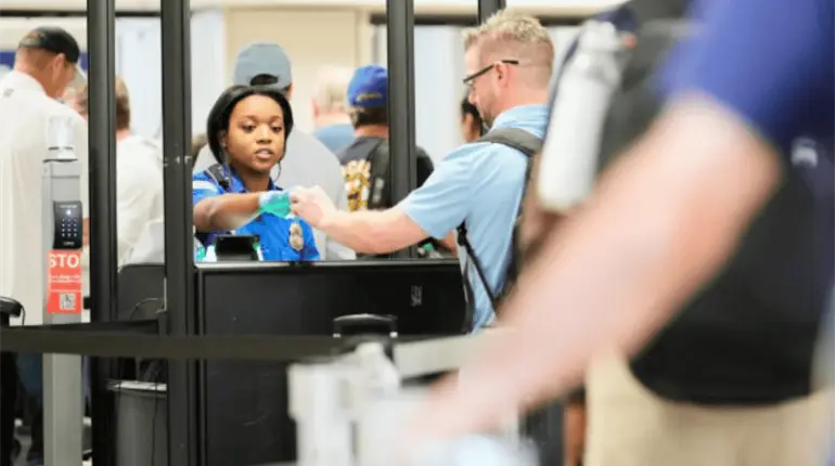 EE. UU. inicia la toma de fotograf&iacute;a y recopilaci&oacute;n de biom&eacute;tricos a extranjeros