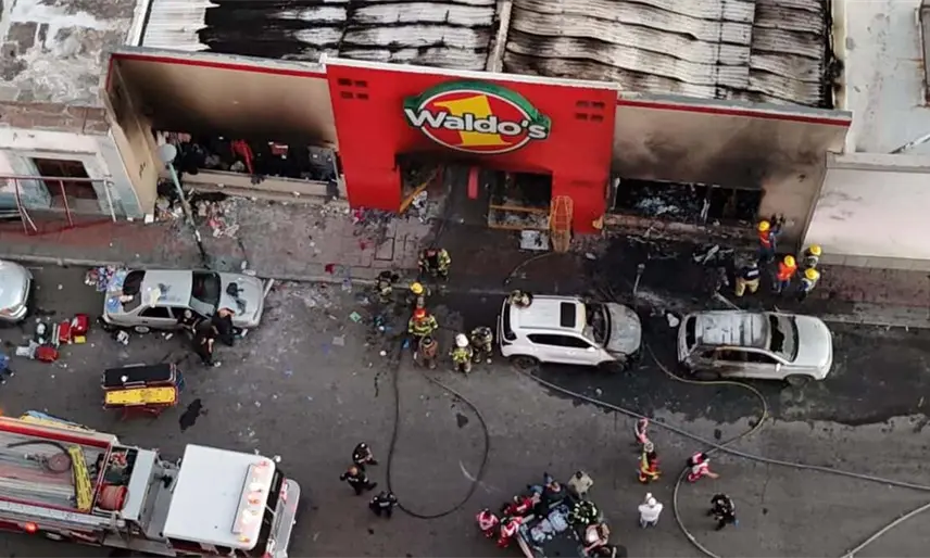 Liberan a 5 detenidos por incendio de tienda Waldo´s en Hermosillo