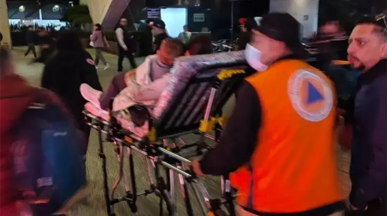 Ni&ntilde;o de 3 a&ntilde;os queda prensado en escalera el&eacute;ctrica del WTC de CDMX y pierde un dedo del pie