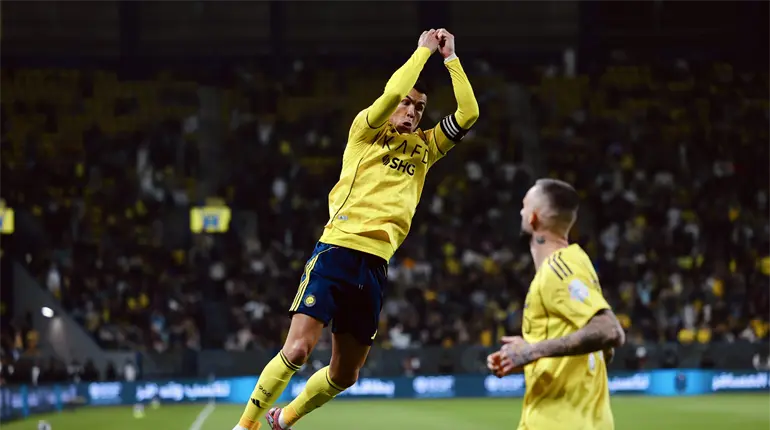 CR7 firma doblete y alcanza los 956 goles en su carrera