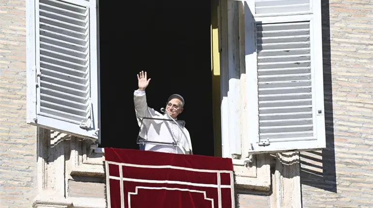 Papa Le&oacute;n XIV exhorta a proteger la familia frente a los "espejismos" de la vida