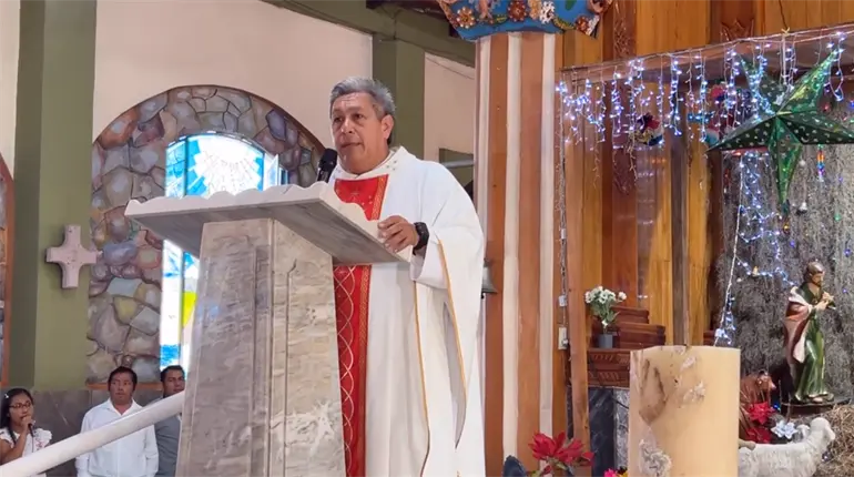 "Esto no es de calzones": padre Camacho llama a dejar la "pura idiotez" y fijar buenos prop&oacute;sitos para 2026