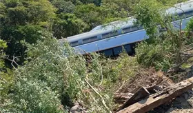 Descarrila Tren Interoce&aacute;nico en Oaxaca y deja 13 pasajeros muertos