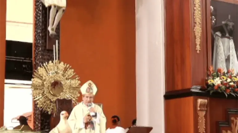 Di&oacute;cesis de Tabasco clausura A&ntilde;o Jubilar con una catedral llena de feligreses