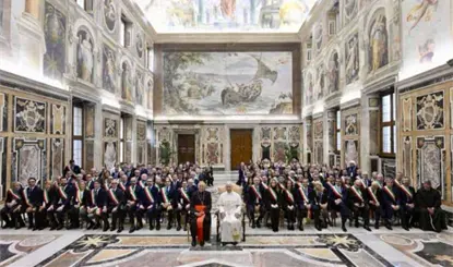 Alerta Papa sobre los peligros de la "lacra del juego", un problema grave en la sociedad