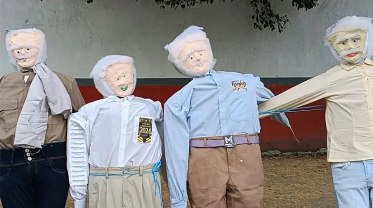 Rinden homenaje a diversos sectores con venta de a&ntilde;o viejos en Deportiva de Villahermosa