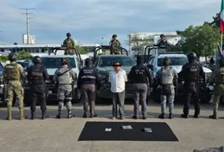 Acusan de portar droga a chofer de combi que atropell&oacute; a elemento de la PEC