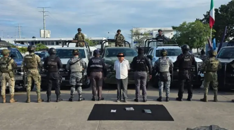 Acusan de portar droga a chofer de combi que atropell&oacute; a elemento de la PEC