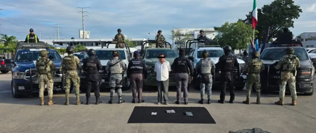 Acusan de portar droga a chofer de combi que atropelló a elemento de la PEC