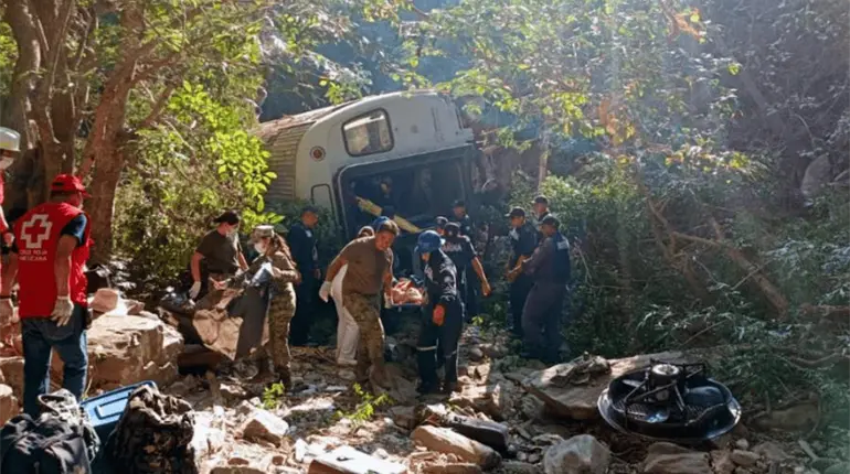 Compromete Sheinbaum reparaci&oacute;n integral a v&iacute;ctimas de accidente del Interoce&aacute;nico