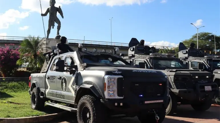 Dona Centro a la SSPC 3 veh&iacute;culos t&aacute;cticos "Black Mamba"