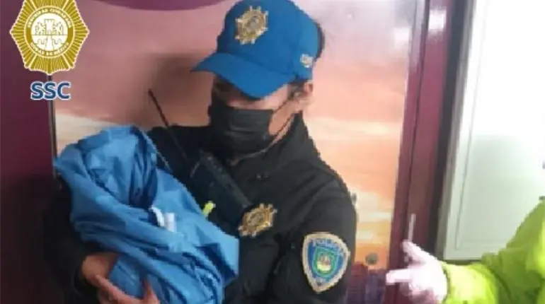 Mujer da a luz en &acute;La Tapo&acute; de CDMX